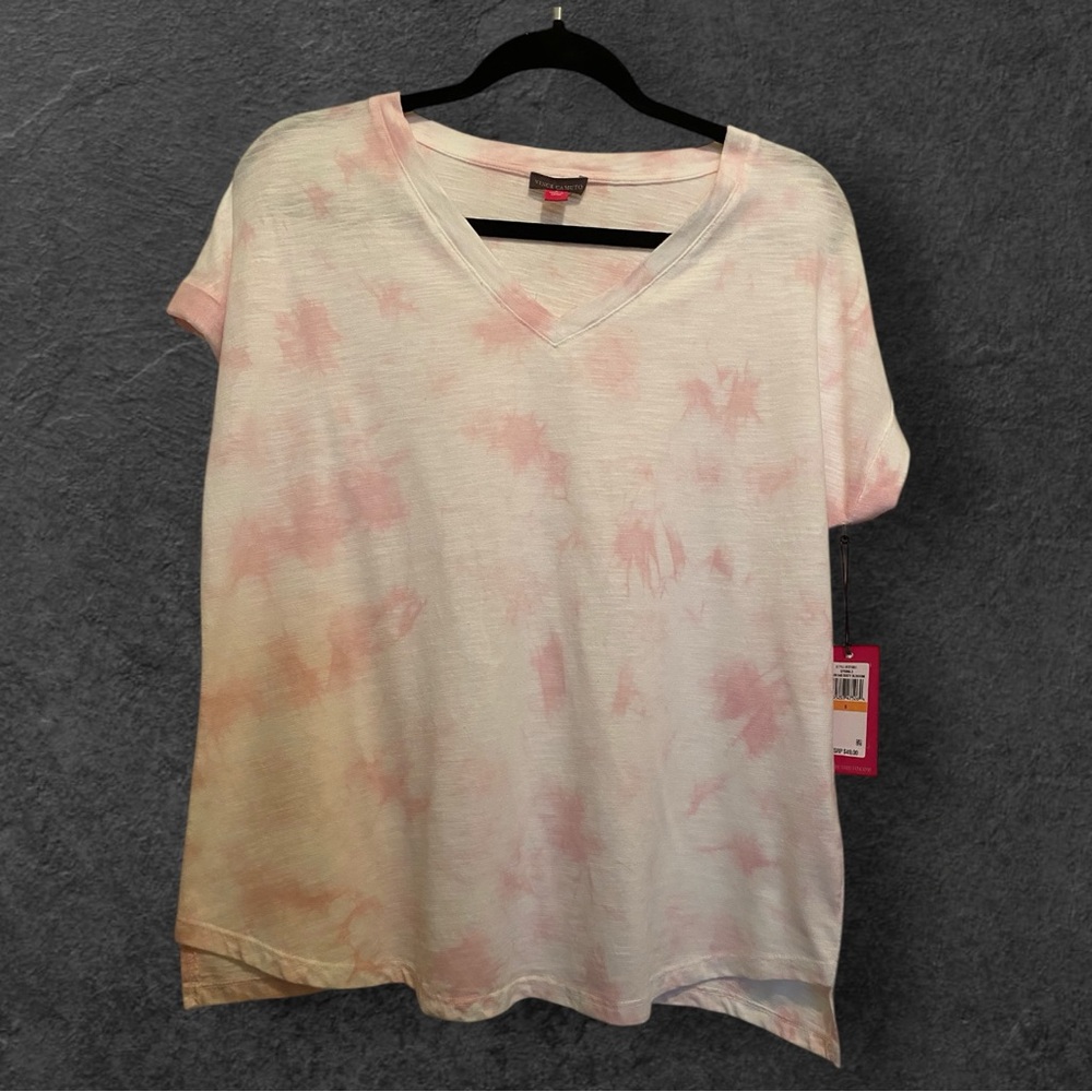 NWT Women’s Vince Camuto T-Shirt